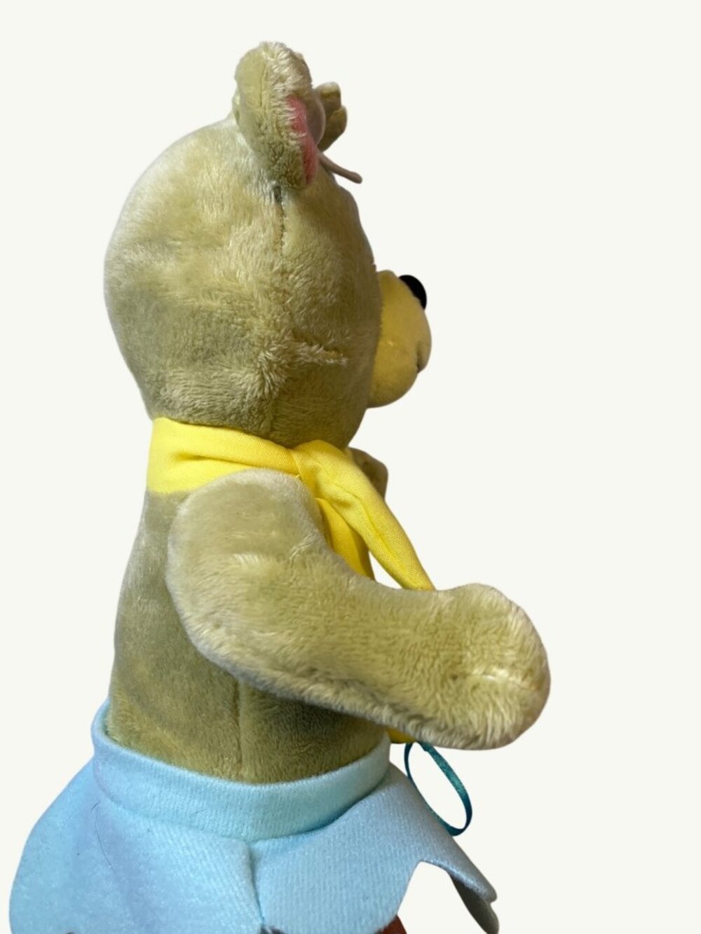 Cindy Bear Plush Toy Character from the Yogi Bear Cartoon Show - Picture 4 of 10